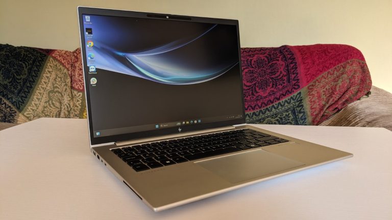 HP 17-CP3401 — Ryzen 5, 8 GB, 256 GB SSD