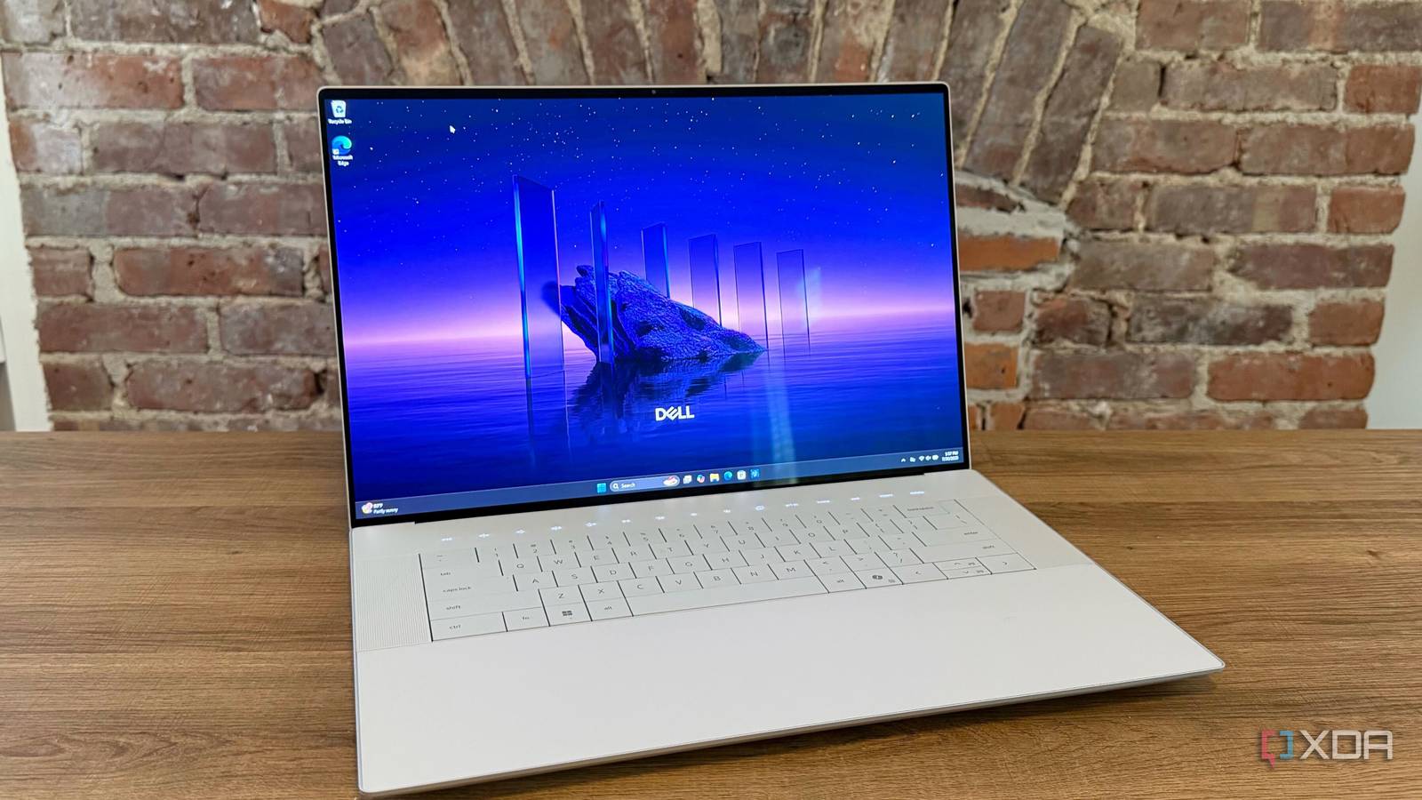 Dell 16 Premium XPS 16 Core™ 7 255H 1TB SSD 32GB 16.3” (1900×1200) WIN11 NVIDIA® RTX 5050 8192MB